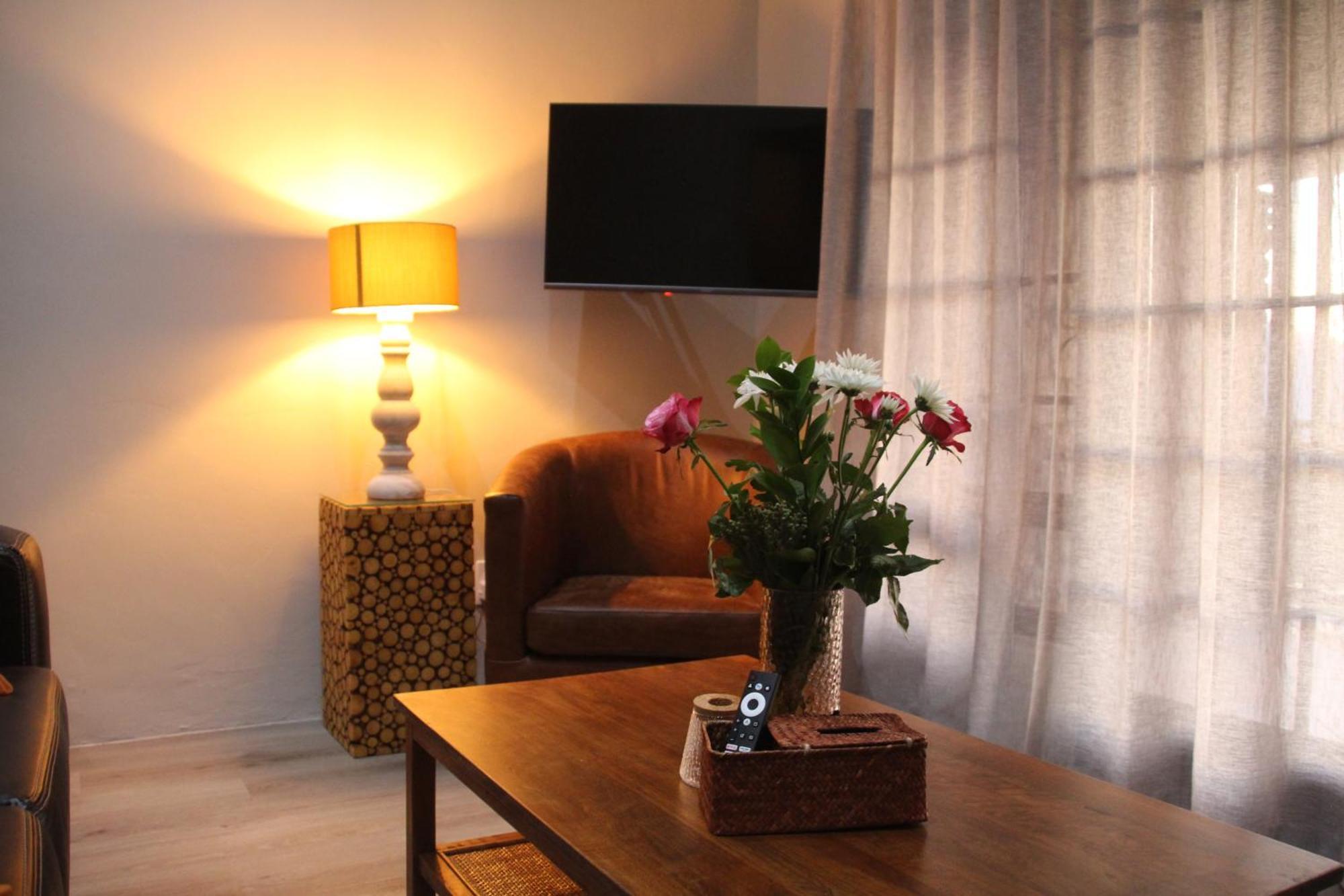 Montmartre Chalets & Venue Franschhoek Εξωτερικό φωτογραφία